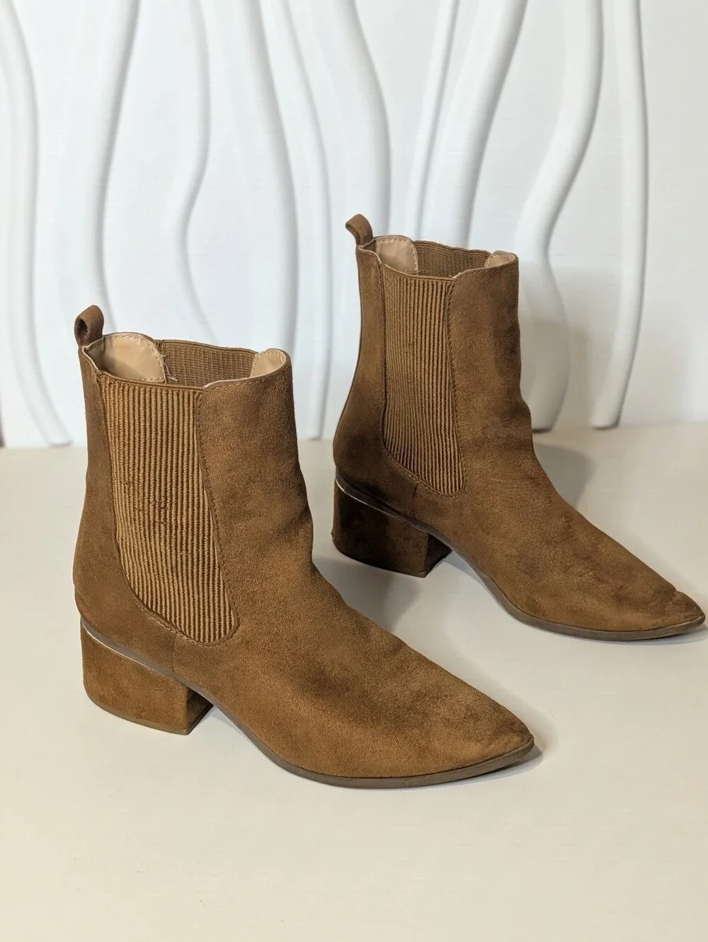 Express Camel Faux Suede Pointed Toe Chelsea Ankle Boots Size 8